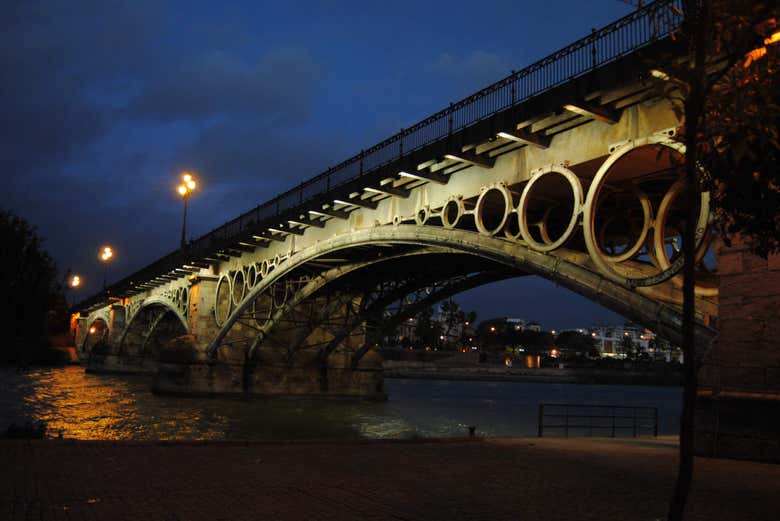 Ponte de Triana à luz da lua