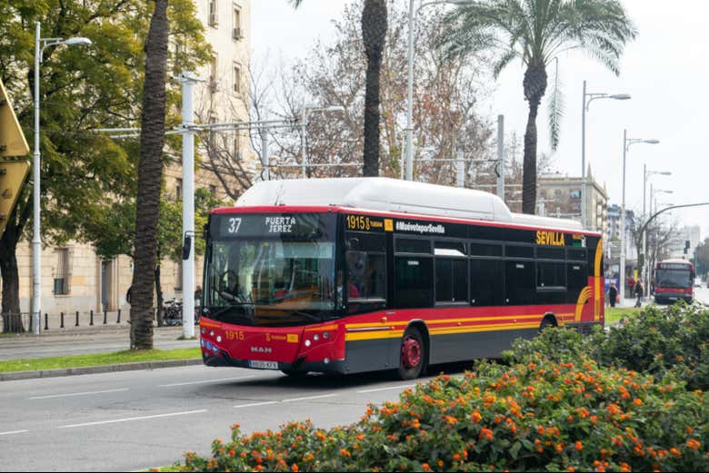 Passeando pelo centro de Sevilha de ônibus