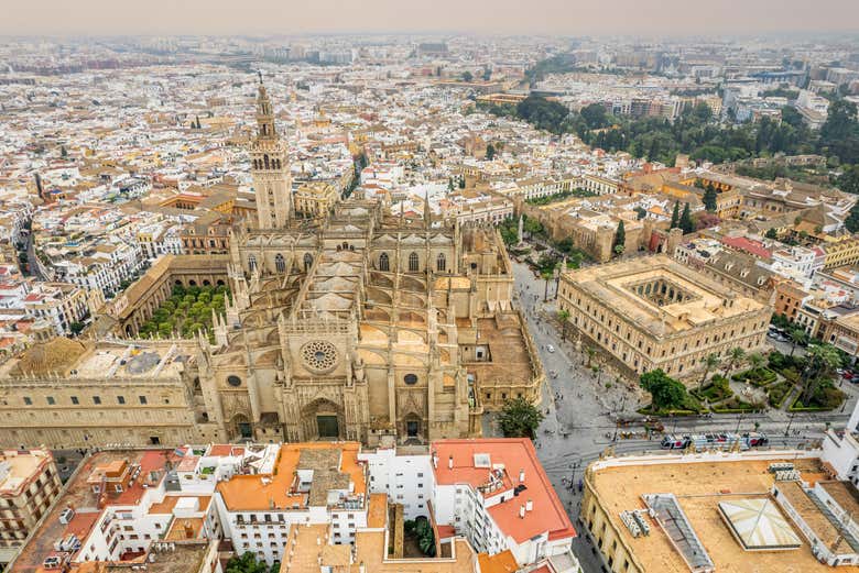 Catedral de Sevilha, com a Giralda ao fundo